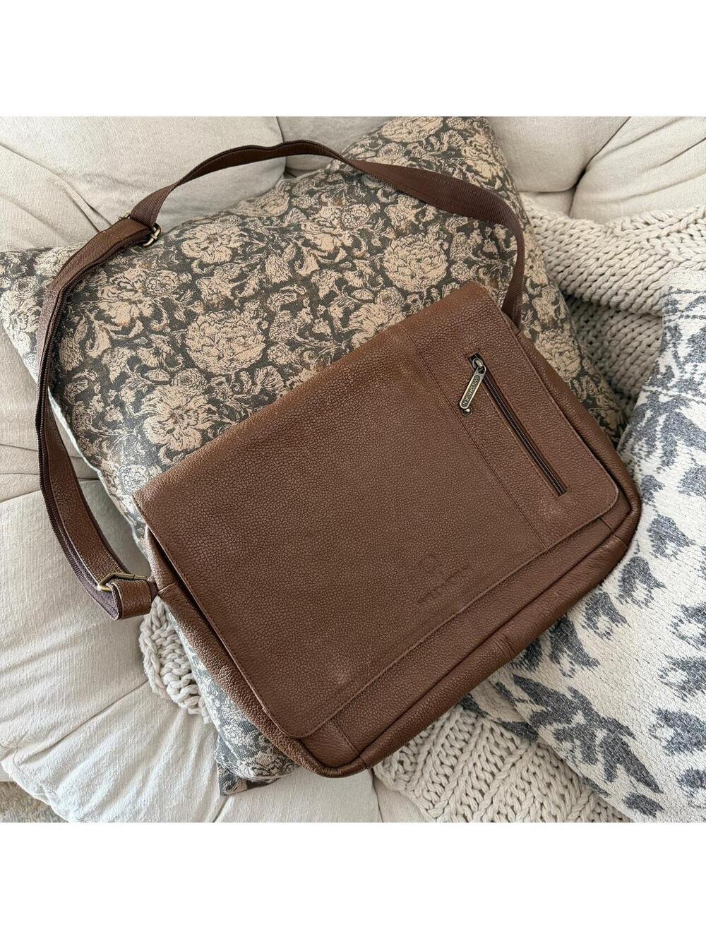 Vintage wildhorn Brown leather crossbody laptop leather messenger bag